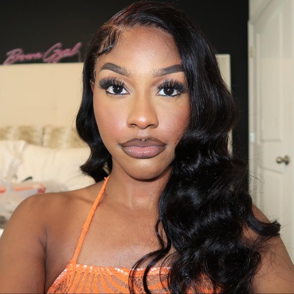 13x4 lace front wig main image 4
